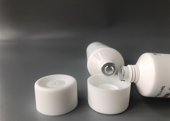 White Matt Tube Plastic Cosmetic Packing 4c Offset Print ISO 9001 Certification